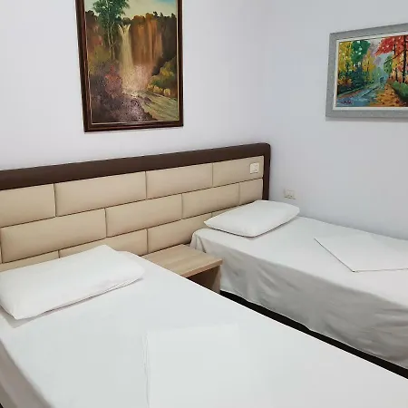 Bar Bledari Szálloda Fier